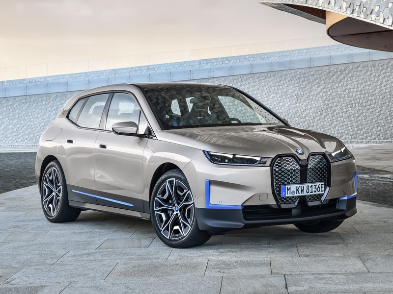 BMW představilo elektrické SUV iX